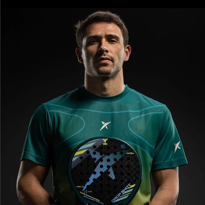 jugador LUCAS CAMPAGNOLO sosteniendo una pala drop shot