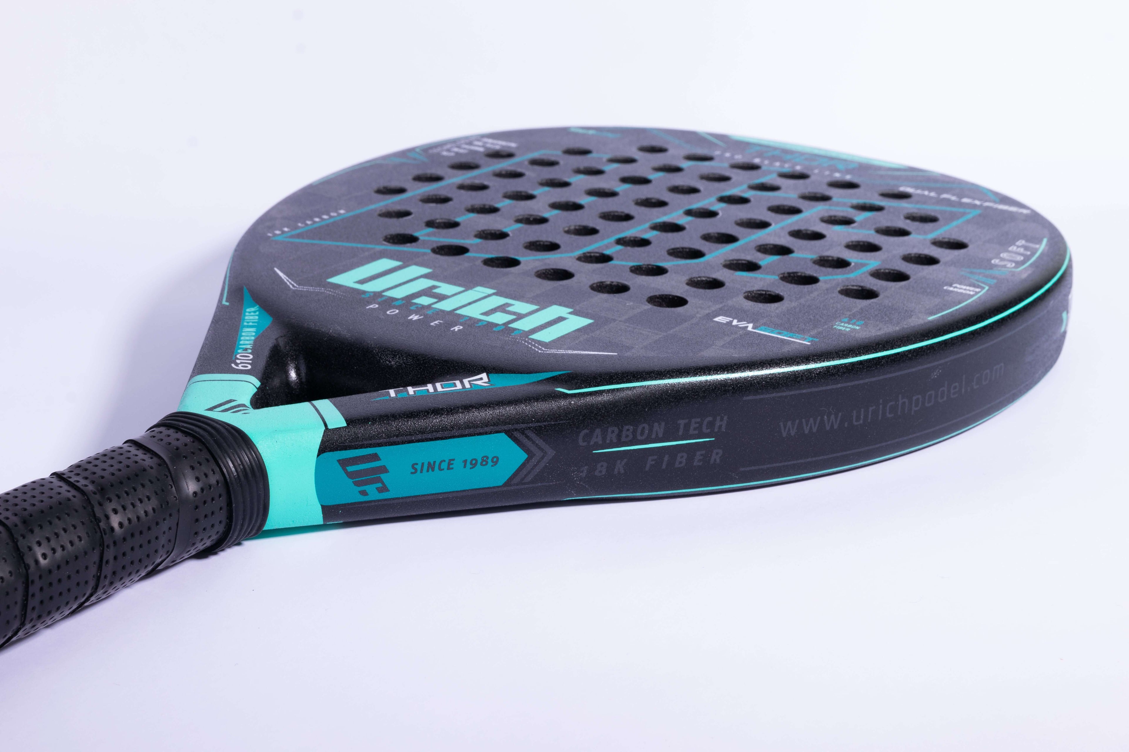 PALA URICH THOR POWER CARBON 18K vista acostada